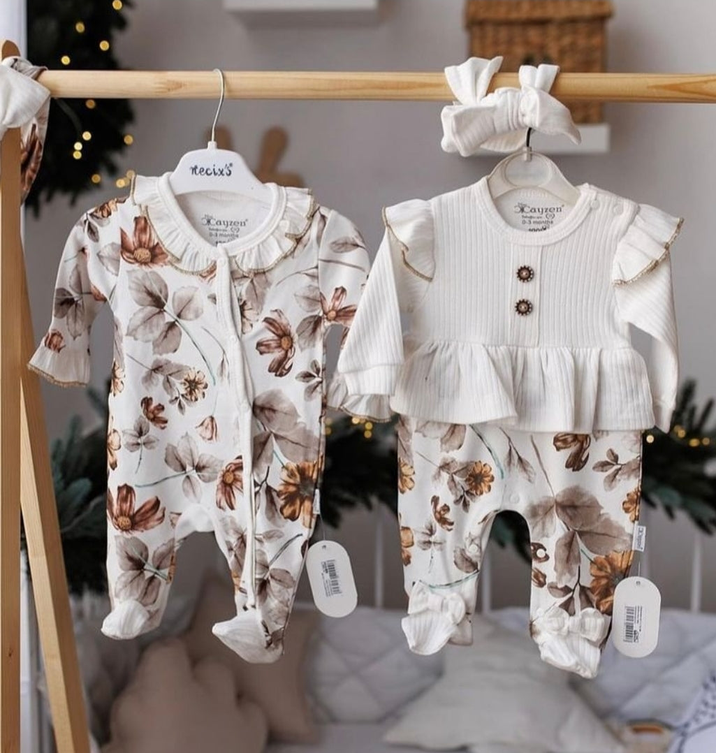 Baby overall set 🤍